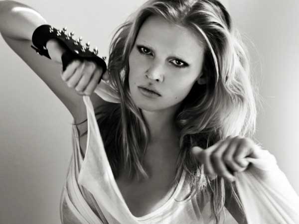 劳拉·斯通/Lara Stone-420
